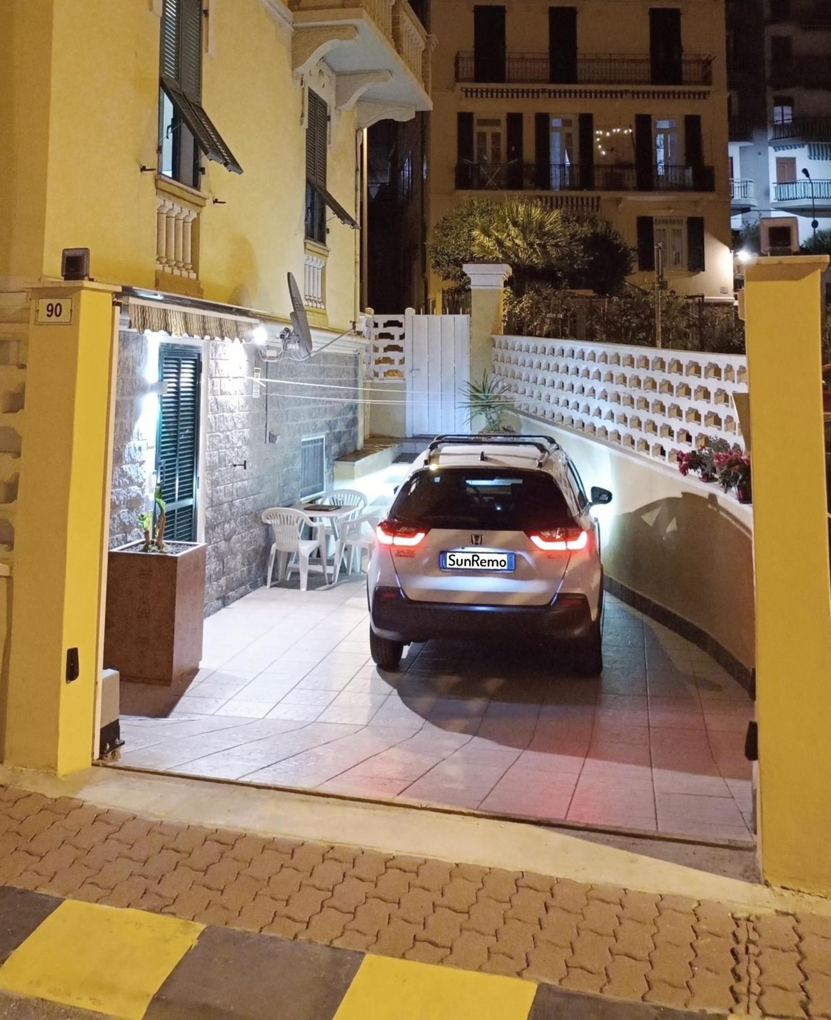 Casa Stefi Sunremo - Parcheggio Privato, 500 Mt Dalla Spiaggia San Remo Kültér fotó